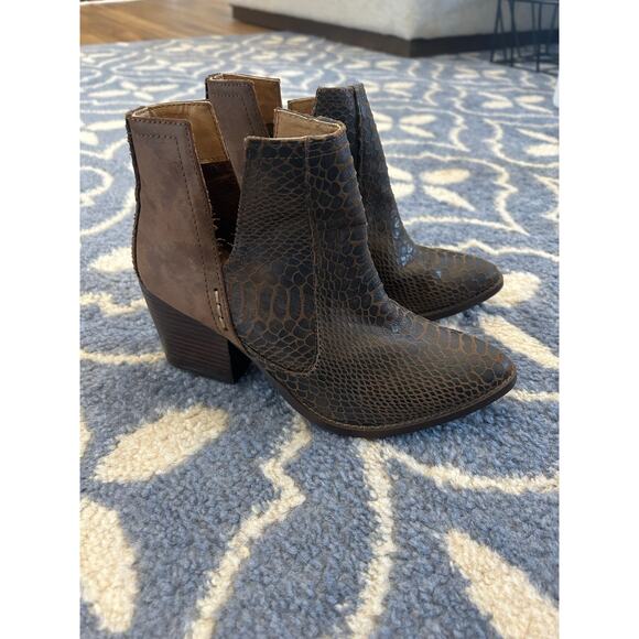 Not Rated Heeled Bootie 6 - Picture 1 of 8